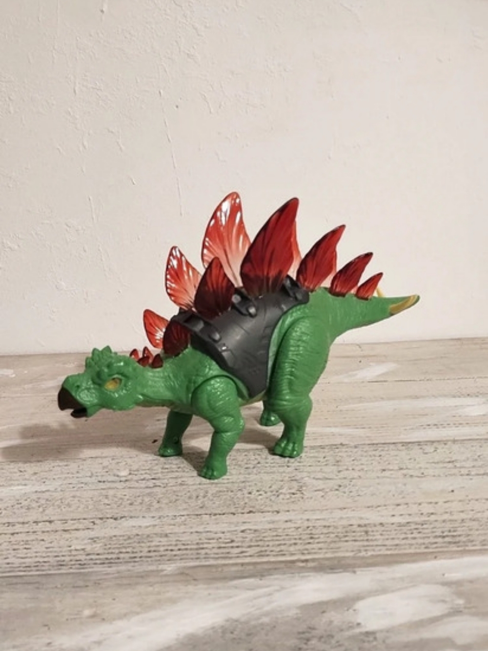Zuru Stegosaurus Robo Alive | Electronic Dino Wars Dinosaur Figure | Works